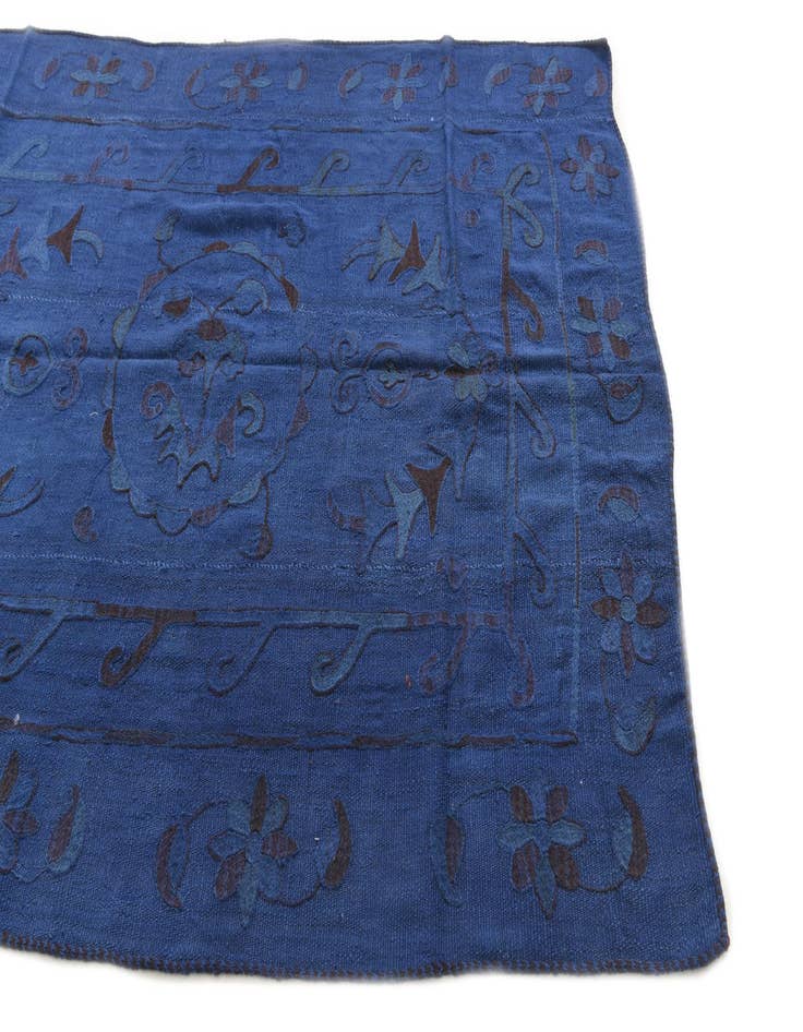 Detail image of  5' x 6' 10  Hand Woven Kilim Suzani Wool Rug