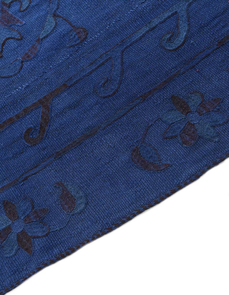 Detail image of  5' x 6' 10  Hand Woven Kilim Suzani Wool Rug