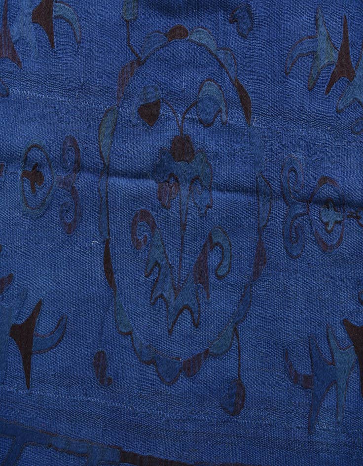 Detail image of  5' x 6' 10  Hand Woven Kilim Suzani Wool Rug