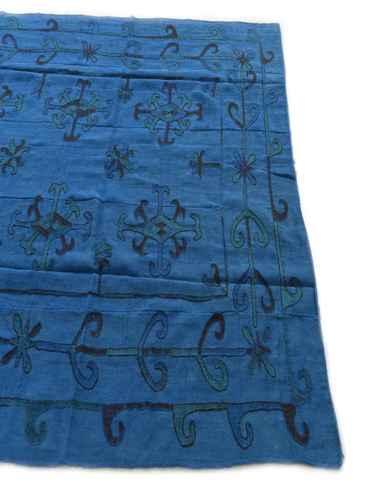 Detail image of  5' 6 x 7' 7  Hand Woven Kilim Suzani Wool Rug