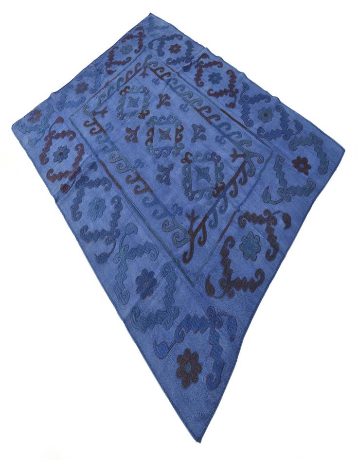 Detail image of  5' 7 x 7' 6  Hand Woven Kilim Suzani Wool Rug