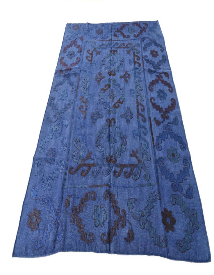 Detail image of  5' 7 x 7' 6  Hand Woven Kilim Suzani Wool Rug