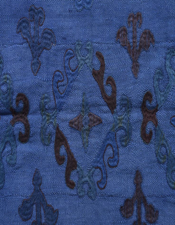 Detail image of  5' 7 x 7' 6  Hand Woven Kilim Suzani Wool Rug