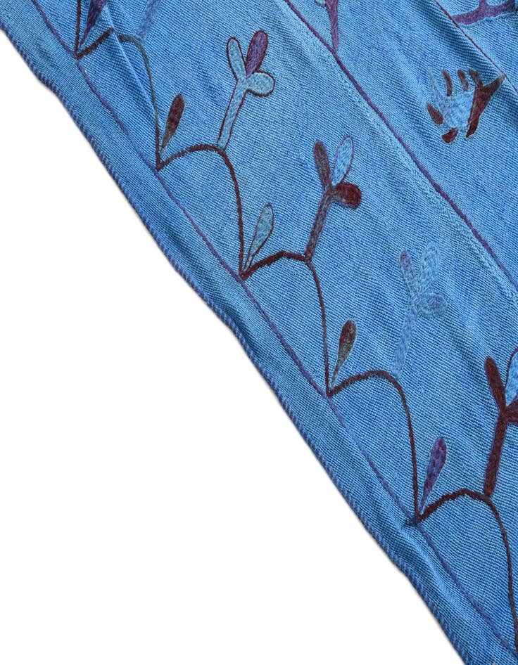 Detail image of  6' 9 x 9' 4  Hand Woven Kilim Suzani Wool Rug