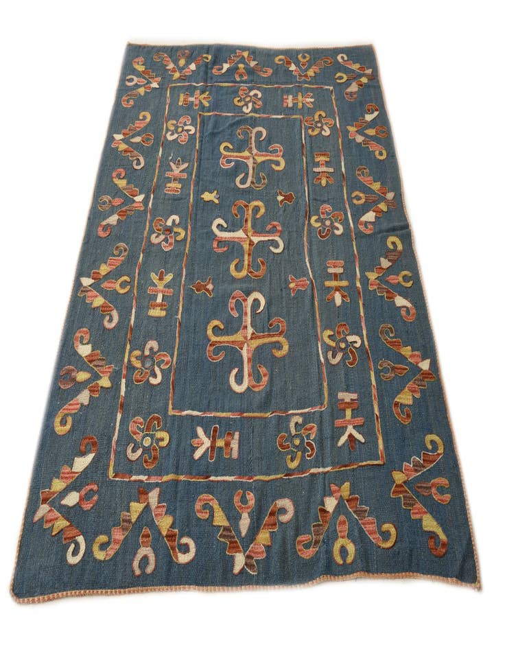 Detail image of  4' 9 x 6' 6  Hand Woven Kilim Suzani Wool Rug