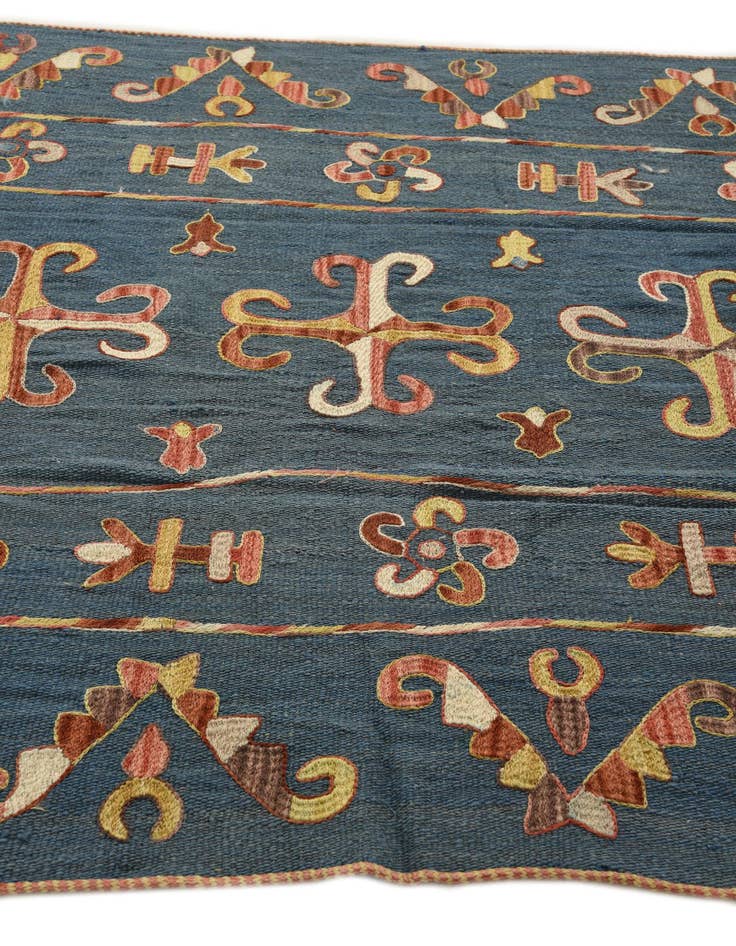 Detail image of  4' 9 x 6' 6  Hand Woven Kilim Suzani Wool Rug