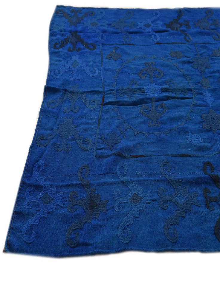 Detail image of  4' 9 x 5' 6  Hand Woven Kilim Suzani Wool Rug