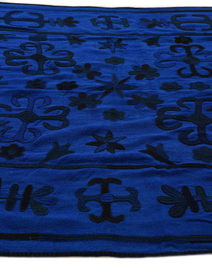 Detail image of  5' 7 x 6' 5  Hand Woven Kilim Suzani Wool Rug