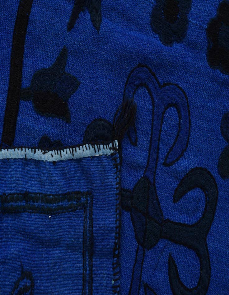 Detail image of  5' 7 x 6' 5  Hand Woven Kilim Suzani Wool Rug