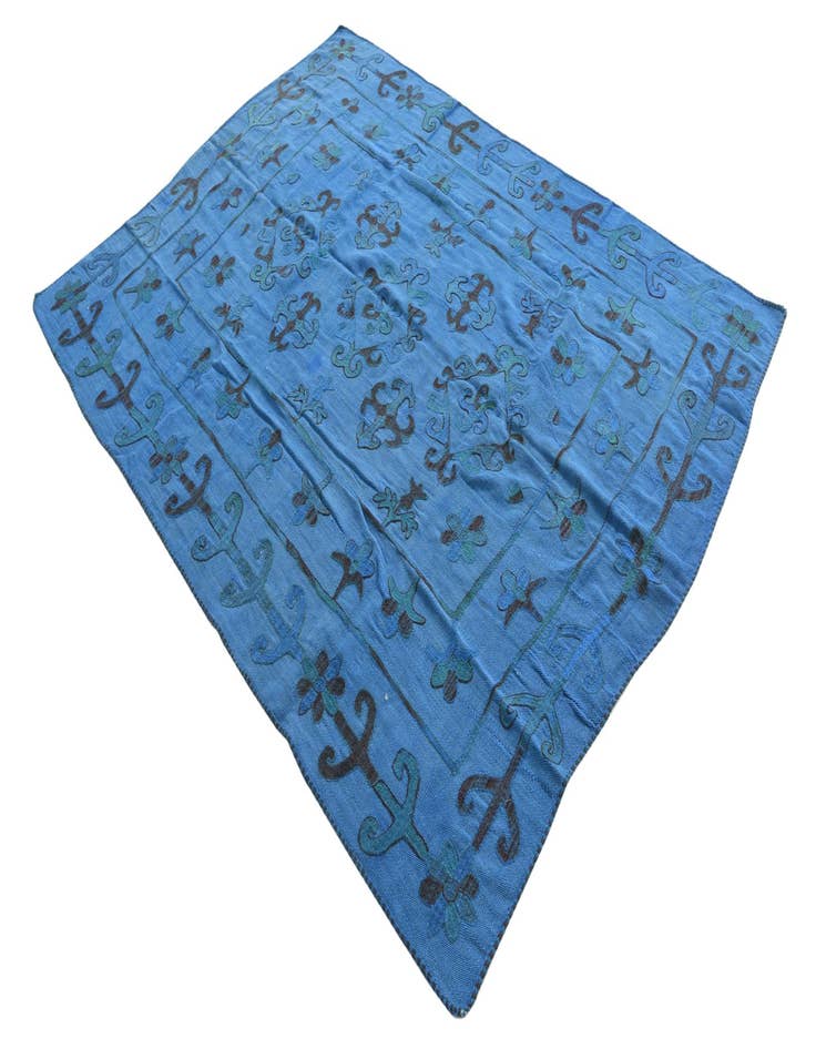 Detail image of  5' 9 x 7' 9  Hand Woven Kilim Suzani Wool Rug