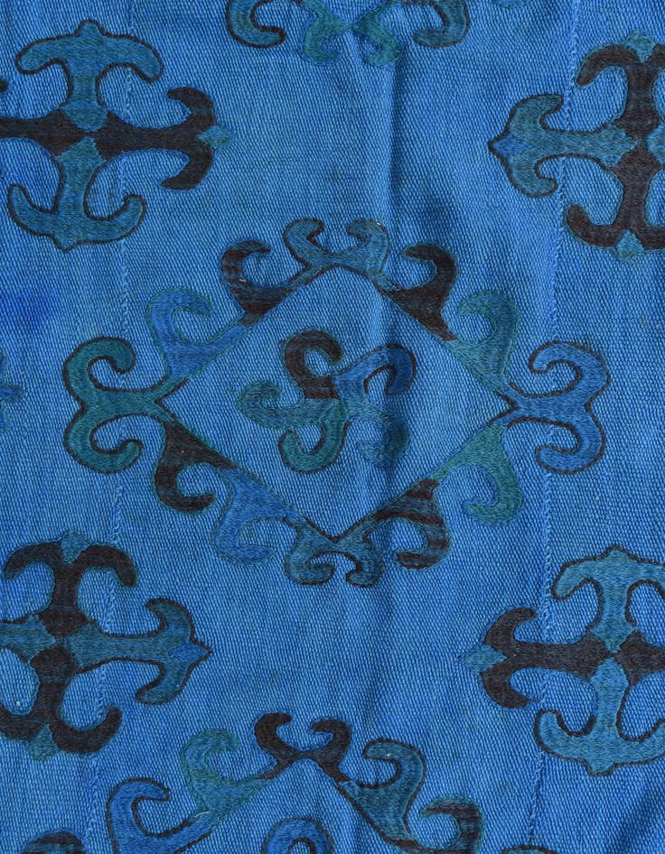 Detail image of  5' 9 x 7' 9  Hand Woven Kilim Suzani Wool Rug