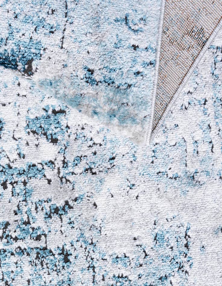 Detail image of  5' x 8' Leipzig Rug