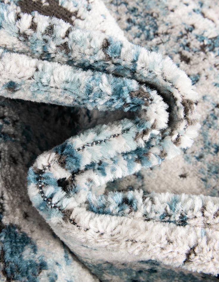 Detail image of  5' x 8' Leipzig Rug