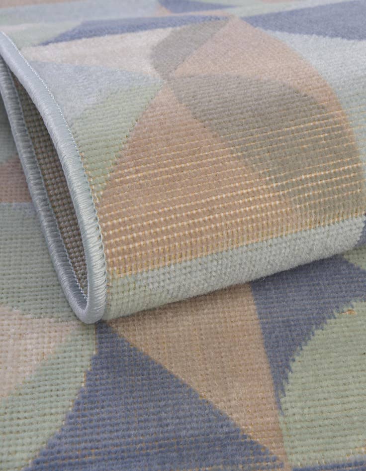 Detail image of 4' x 6' Lotus Rug