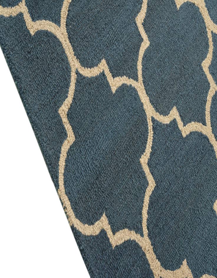 Detail image of  5' 2 x 8' Luna Rug