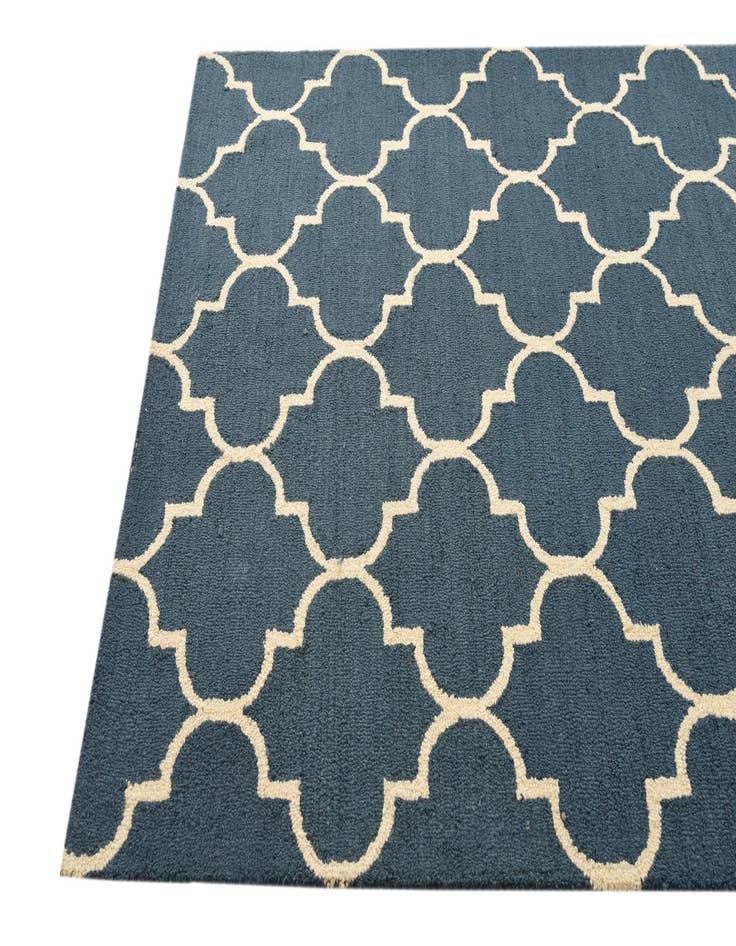 Detail image of  5' x 7' 10 Luna Rug