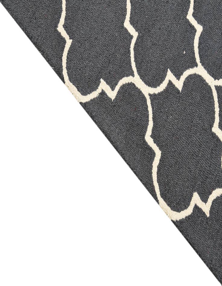 Detail image of  5' 1 x 7' 10 Luna Rug