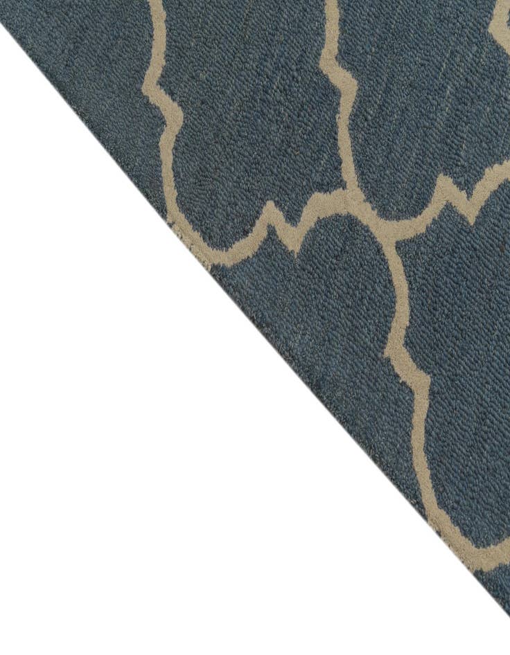 Detail image of  5' 1 x 8' Luna Wool Rug