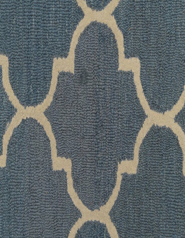 Detail image of  5' 1 x 8' Luna Wool Rug