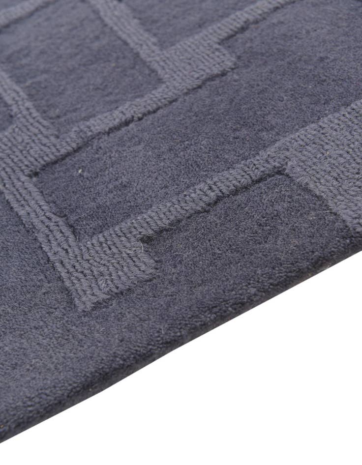 Detail image of 5' x 8' Luna Wool Rug