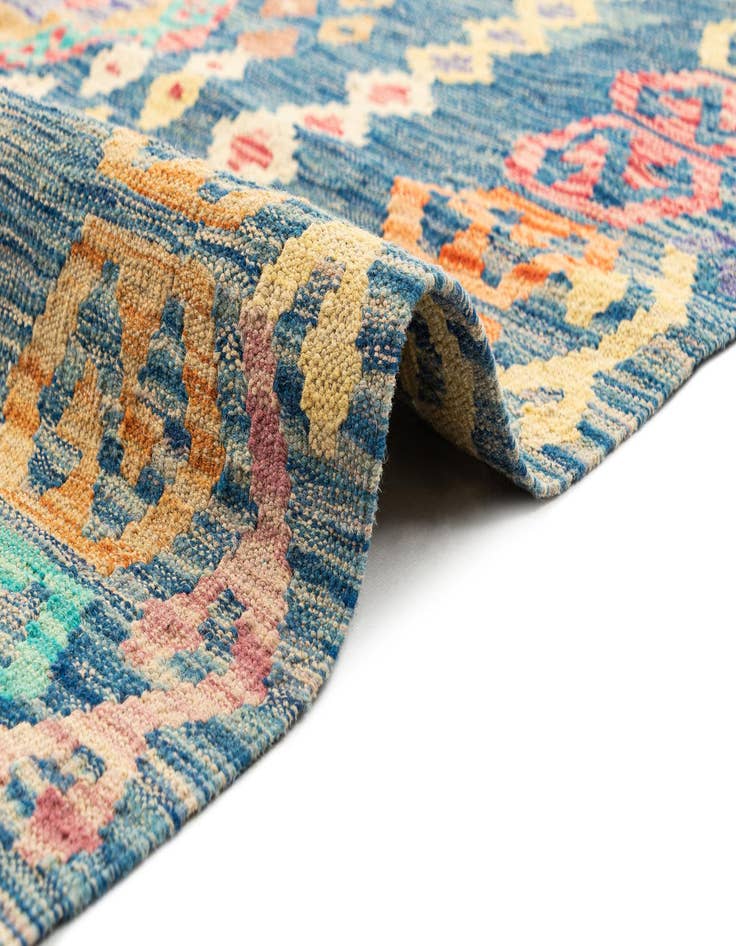 Detail image of  6' 11 x 9' 7  Hand Knotted Marok Kilim Rug