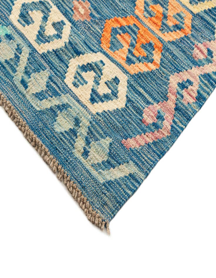 Detail image of  6' 11 x 9' 7  Hand Knotted Marok Kilim Rug