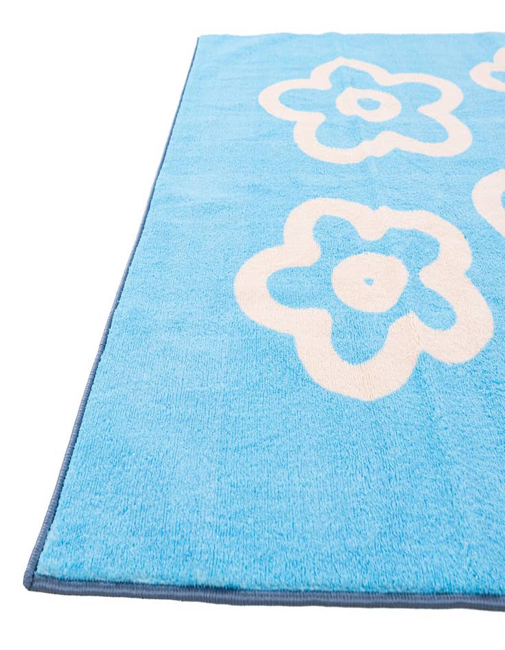 Detail image of  5' 2 x 7' 7 Medina Rug