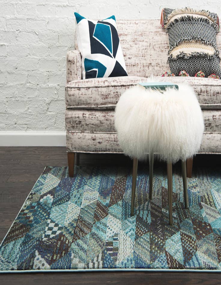 Detail image of  4' x 6'  Washable Mesa Rug