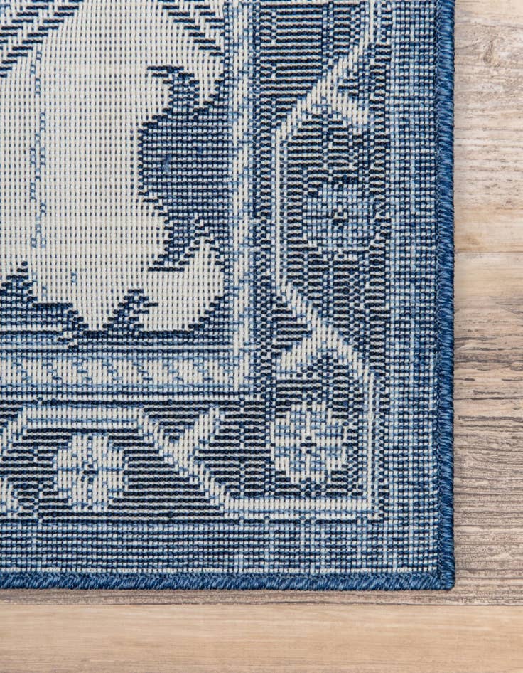 Detail image of  5' 3 x 8' Miranda Rug