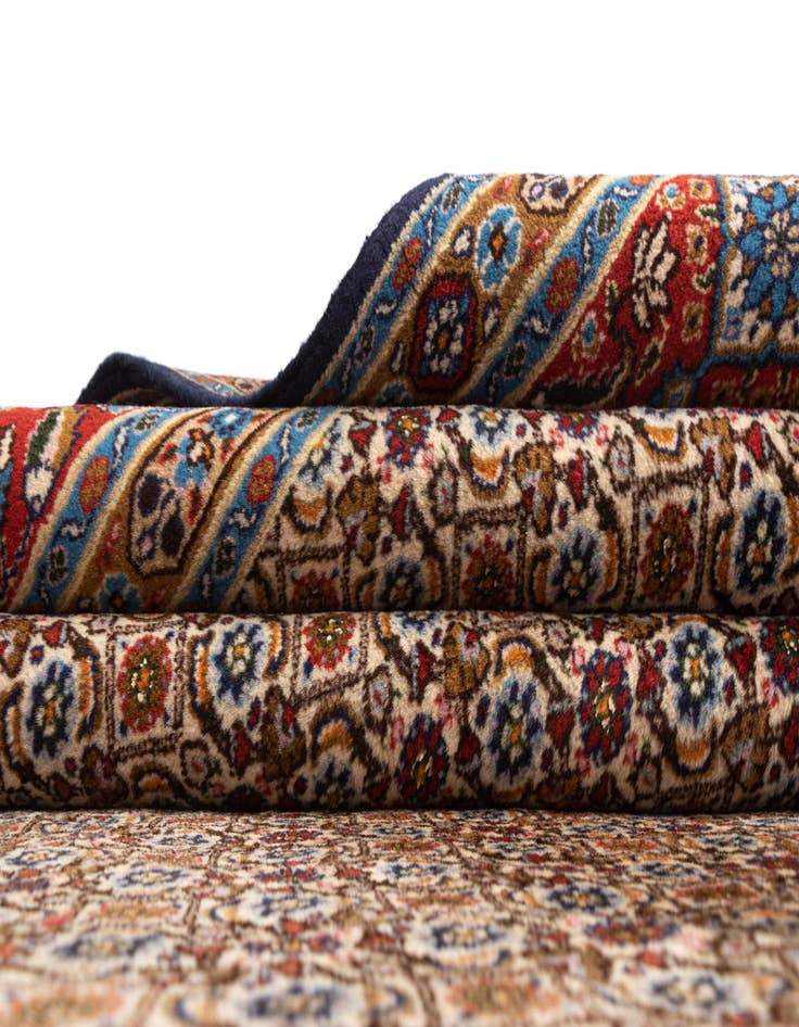 Detail image of  6' 5 x 9' 8 Mood Wool Rug