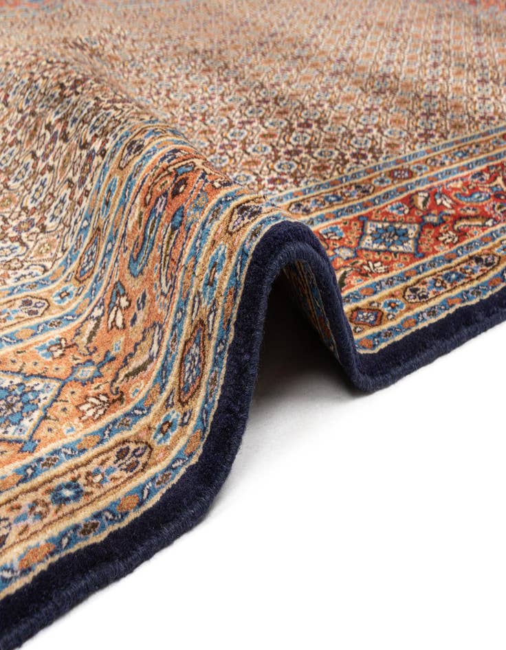 Detail image of  6' 5 x 9' 8 Mood Wool Rug