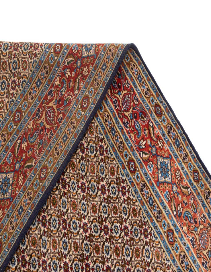 Detail image of  6' 5 x 9' 8 Mood Wool Rug