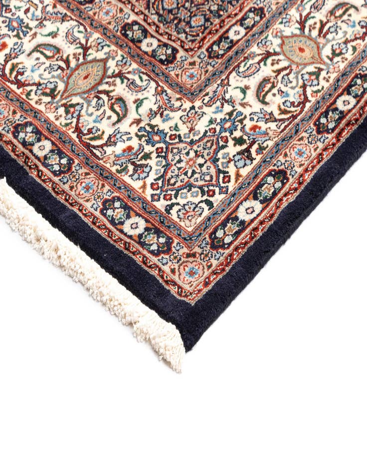 Detail image of  6' 6 x 9' 8 Mood Wool Rug