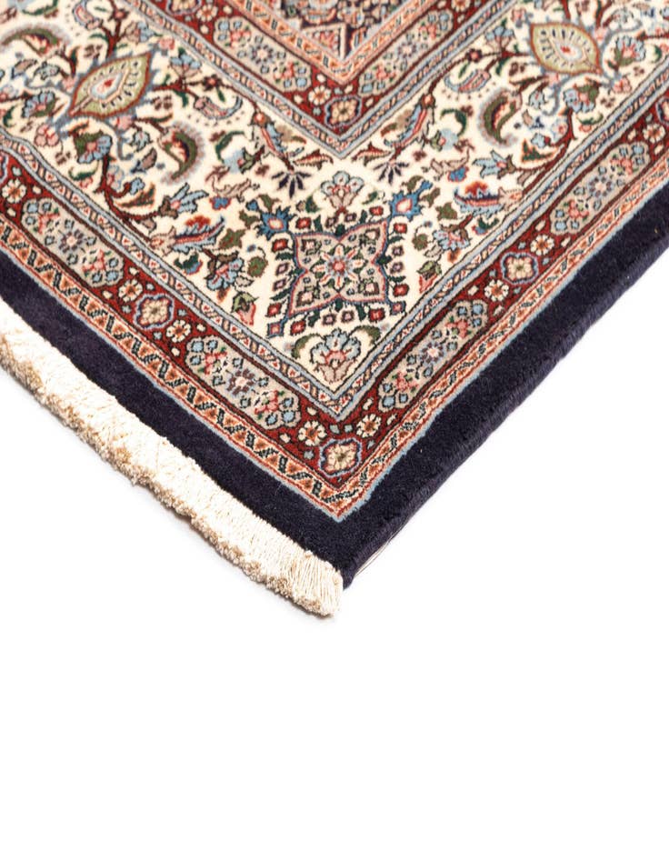 Detail image of  6' 10 x 9' 8 Mood Wool Rug