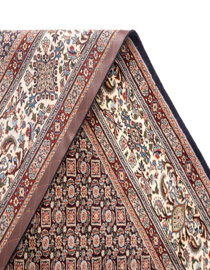 Detail image of  6' 10 x 9' 8 Mood Wool Rug