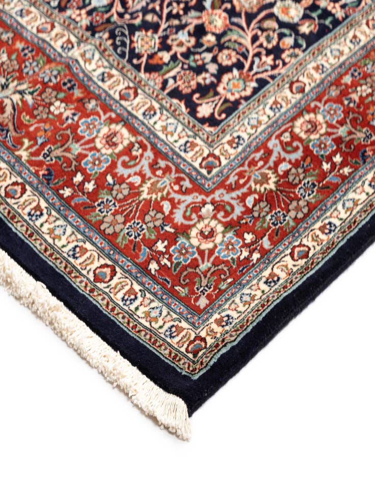 Detail image of  6' 6 x 9' 7 Mood Wool Rug