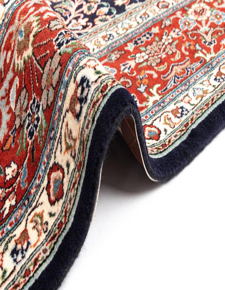 Detail image of  6' 6 x 9' 7 Mood Wool Rug