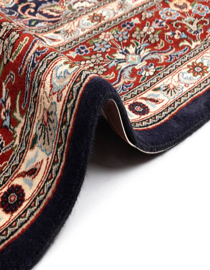 Detail image of  6' 7 x 9' 10 Mood Wool Rug