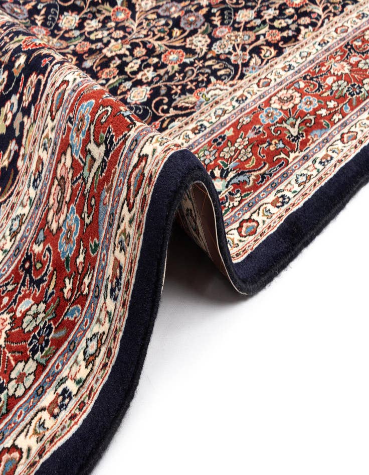 Detail image of  6' 6 x 9' 7 Mood Wool Rug