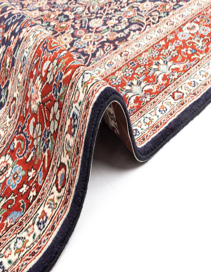 Detail image of  6' 7 x 9' 5 Mood Wool Rug