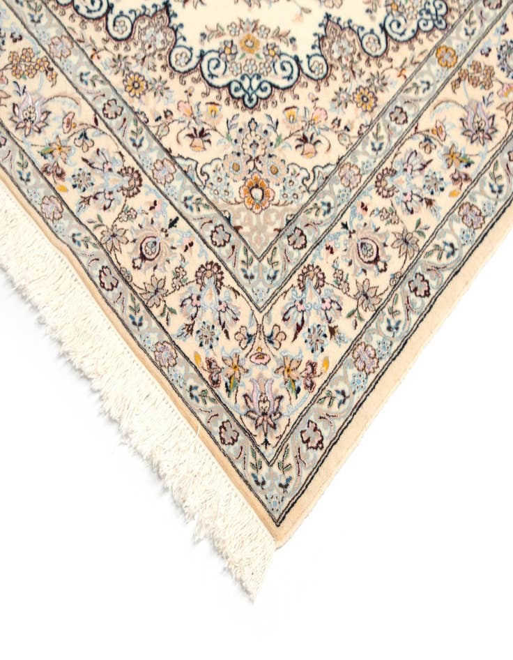 Detail image of  5' x 7' 7 Nain Rug