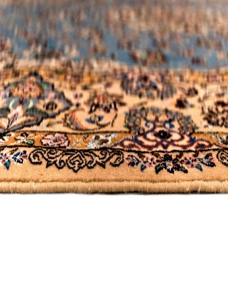 Detail image of  5' 3 x 7' 8 Nain Rug