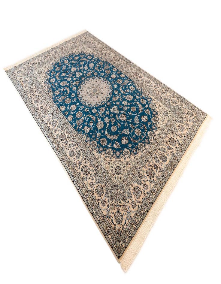 Detail image of  6' 9 x 10' 4 Nain Rug