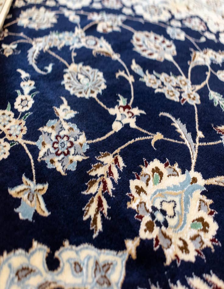 Detail image of  6' 10 x 9' 10 Nain Rug