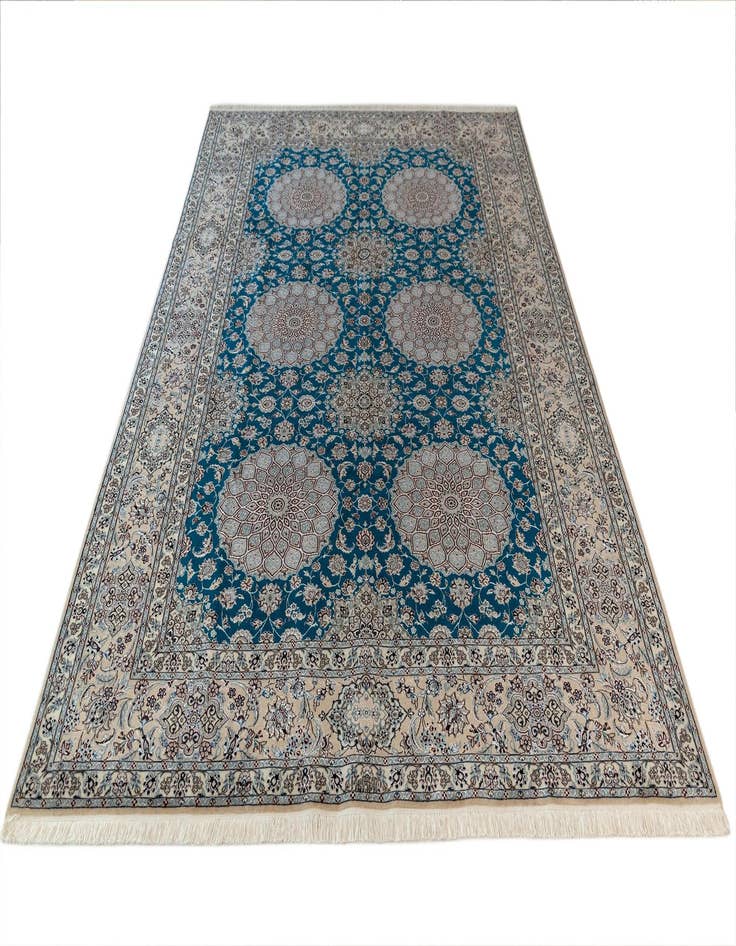 Detail image of  6' 11 x 10' 5 Nain Rug