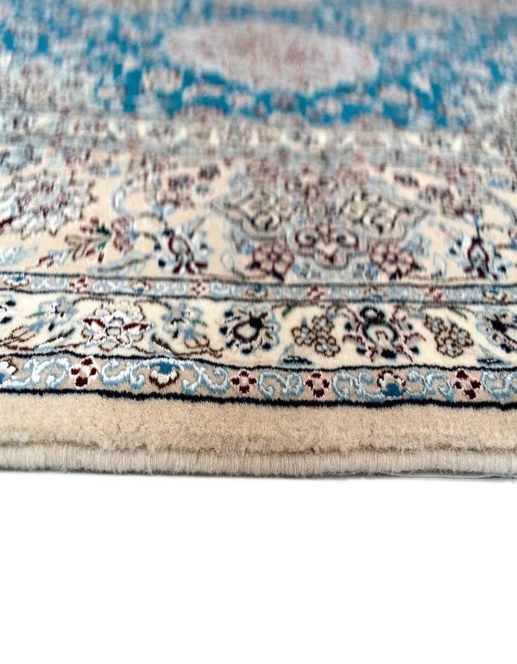 Detail image of  6' 11 x 10' 5 Nain Rug