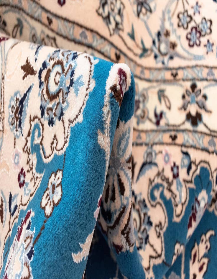 Detail image of  6' 9 x 10' 3 Nain Rug