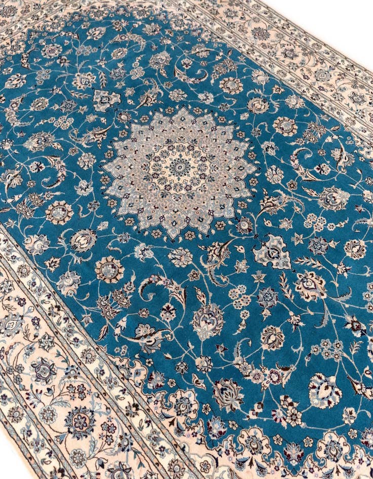 Detail image of  6' 9 x 10' 3 Nain Rug