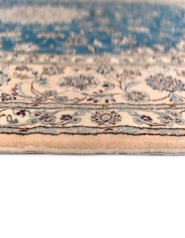 Detail image of  6' 9 x 10' 3 Nain Rug