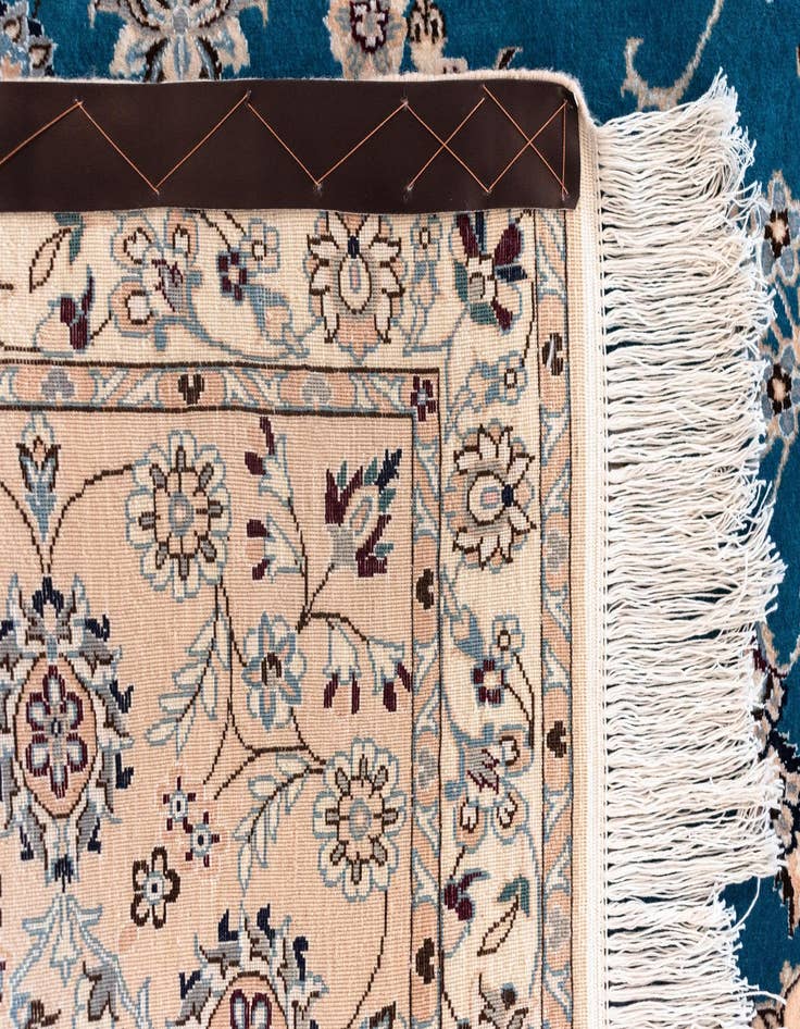 Detail image of  6' 9 x 10' 3 Nain Rug